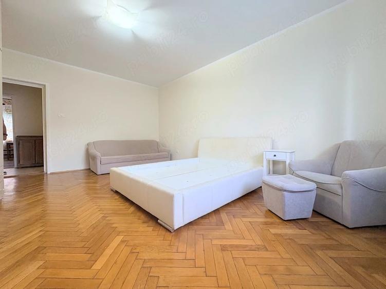 Apartament cu 3 camere decomandat în Aradului