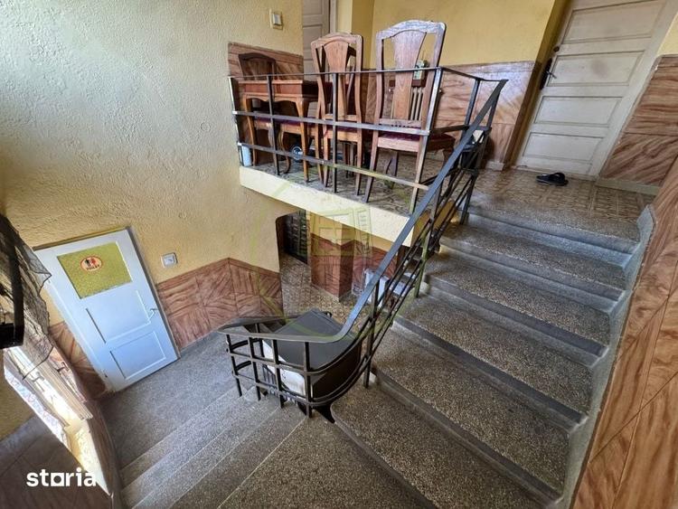 Casă cu 5 camere decomandat cu Teren 430 Mp în Siloz