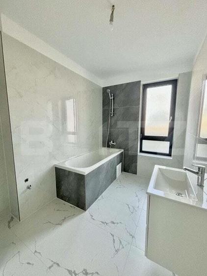 Apartament cu 3 camere decomandat în Torontalului