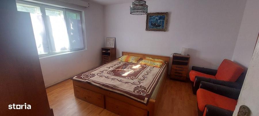Casă cu 4 camere în Cernătești