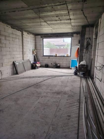 Casă individuală cu 4 camere cu Teren 250 Mp în Cernele