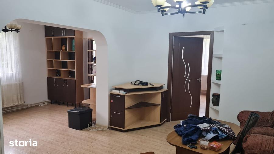 Casă cu 5 camere cu Teren 2600 Mp în Rahova