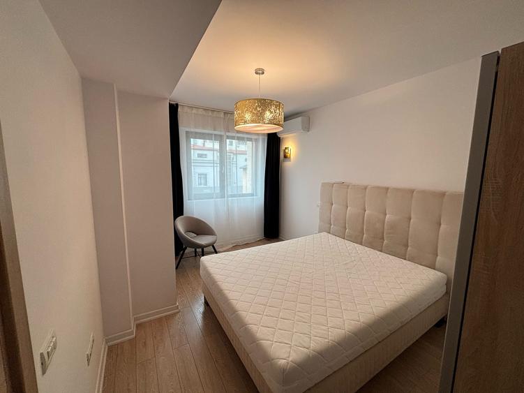 Apartament cu 2 camere semidecomandat, mobilat în Armeneasca