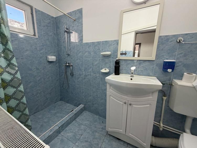Apartament cu 3 camere, mobilat în Obor