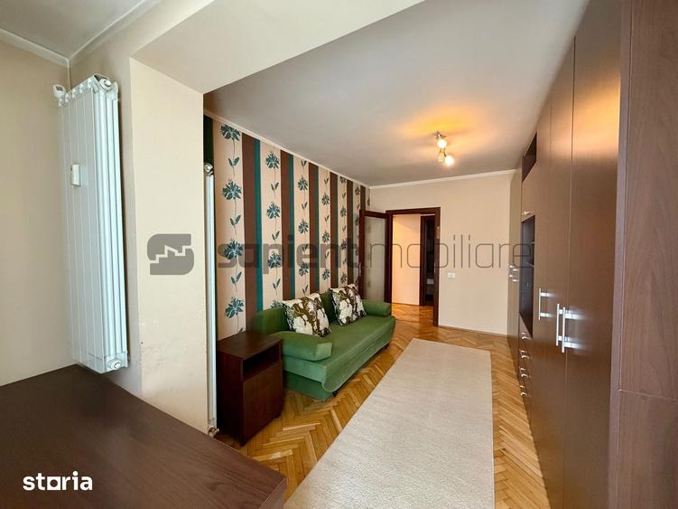 Apartament cu 3 camere decomandat în Cetății