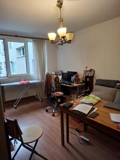 Apartament cu 3 camere decomandat în Dristor
