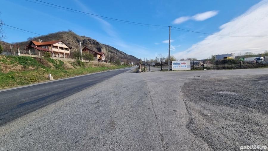 Teren de 4200 mp, în Gura Văii