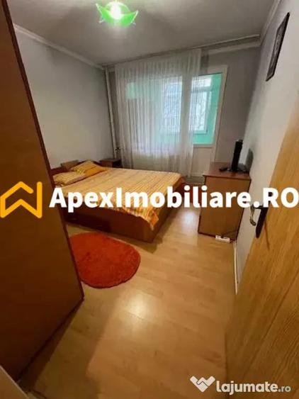 Apartament cu 3 camere semidecomandat în Giurgiului
