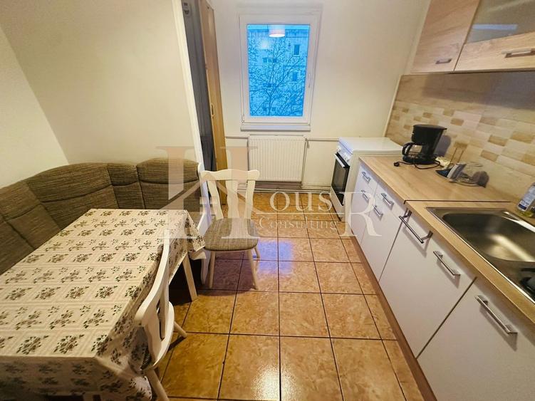 Apartament cu 4 camere decomandat în Girocului
