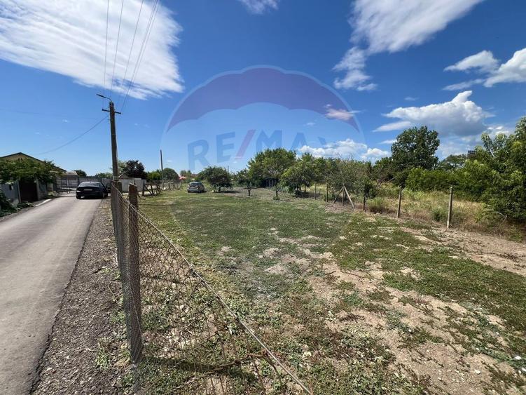 Teren 4,900mp intravilan Bizighesti - 2