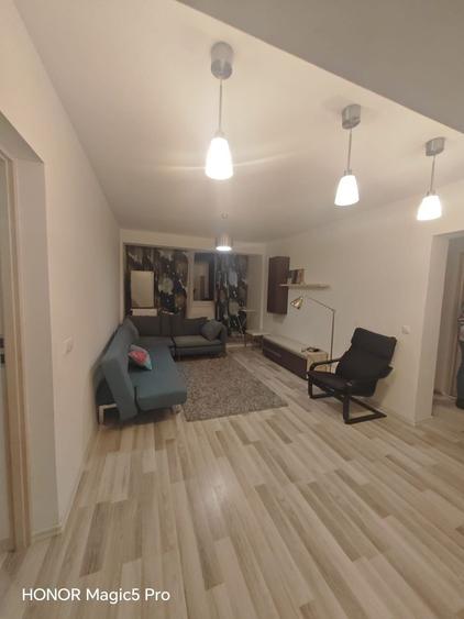 Apartament cu 3 camere semidecomandat în Centrul Istoric