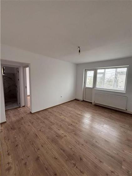 Apartament cu 2 camere semidecomandat în Tomis Nord