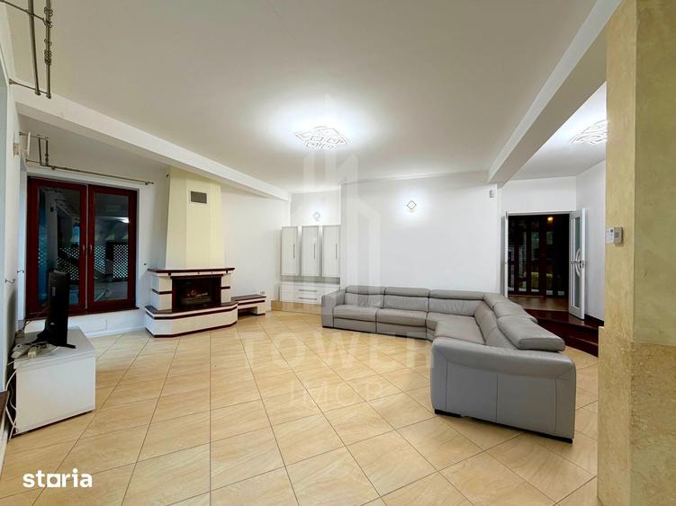 Casă cu 9 camere cu Teren 1300 Mp în Central
