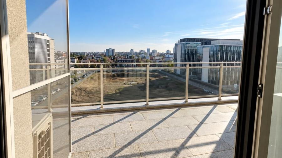 Apartament cu 3 camere decomandat în Domenii