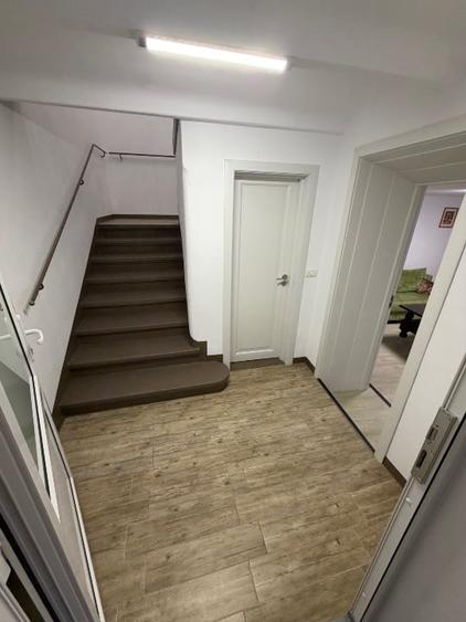 Apartament cu 3 camere semidecomandat, mobilat în Centrul Istoric
