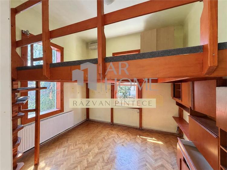 Casă individuală cu 5 camere cu Canalizare în Ultracentral