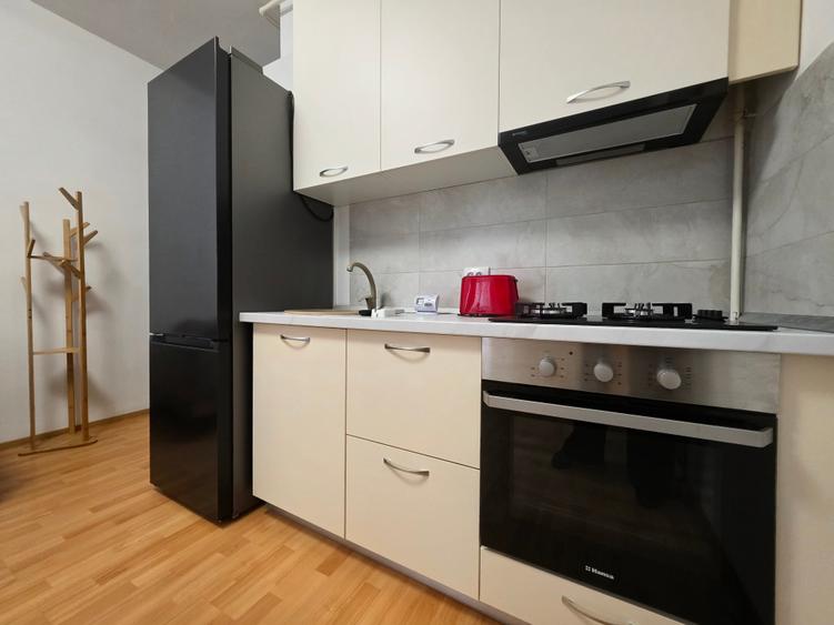Apartament cu 2 camere semidecomandat în Universitate