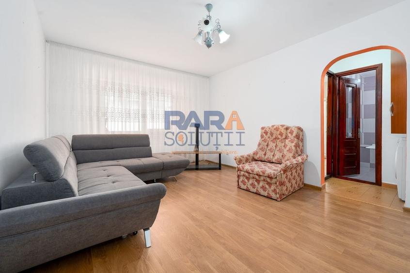 Apartament cu 3 camere semidecomandat, mobilat în Nord
