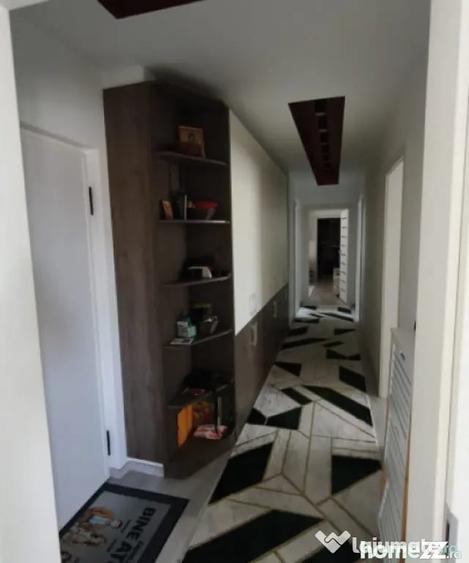 Apartament cu 4 camere decomandat în Est