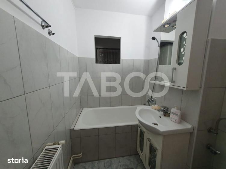 Apartament cu 2 camere decomandat, mobilat în Central