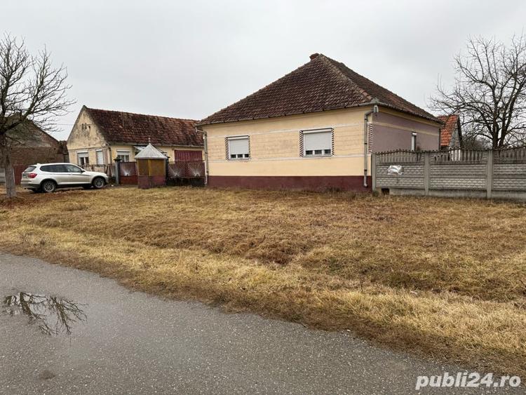 Casă cu 5 camere în Căpălnaș