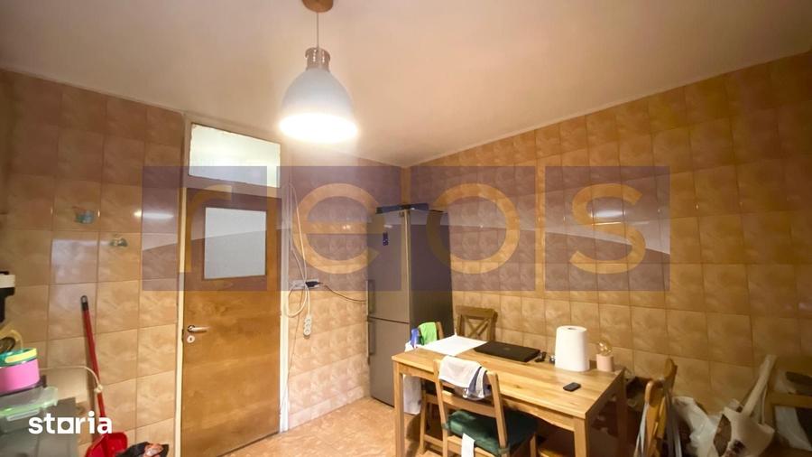 Apartament cu 4 camere decomandat în Rahova