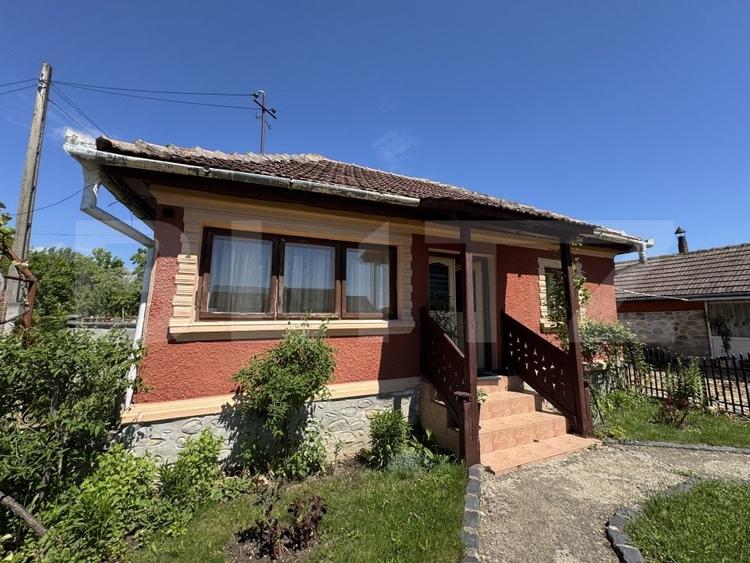 Casă individuală cu 4 camere cu Canalizare în Exterior Est