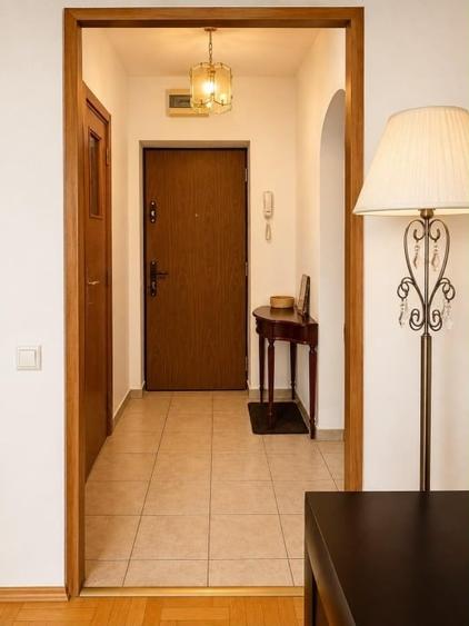 Apartament cu 3 camere semidecomandat în Obor