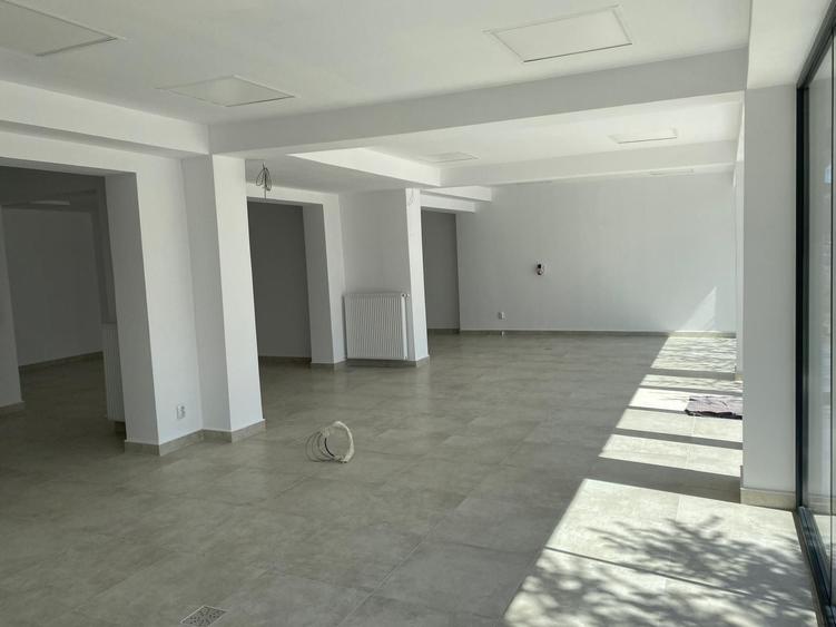 Spațiu comercial, de 110 mp, în Hunedoara