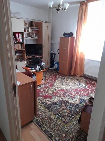 Garsonieră decomandată în Central