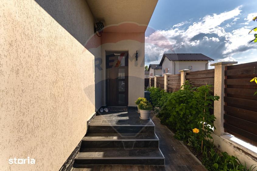 Casă cu 5 camere cu Teren 440 Mp în Bartolomeu