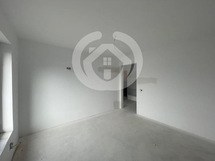 Duplex cu 4 camere cu Teren 264 Mp în Rășinari