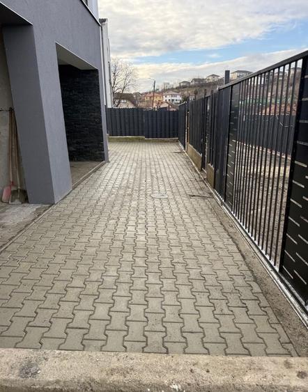 Duplex cu 4 camere cu Canalizare în Dezmir