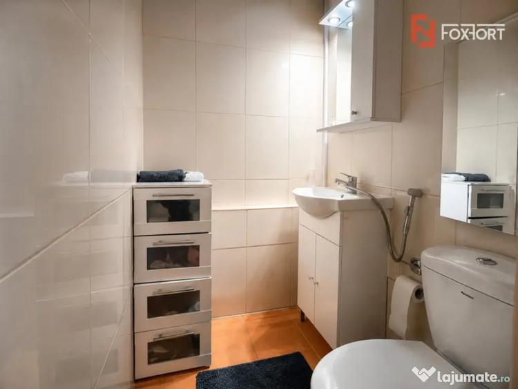 Apartament cu 3 camere semidecomandat în Girocului