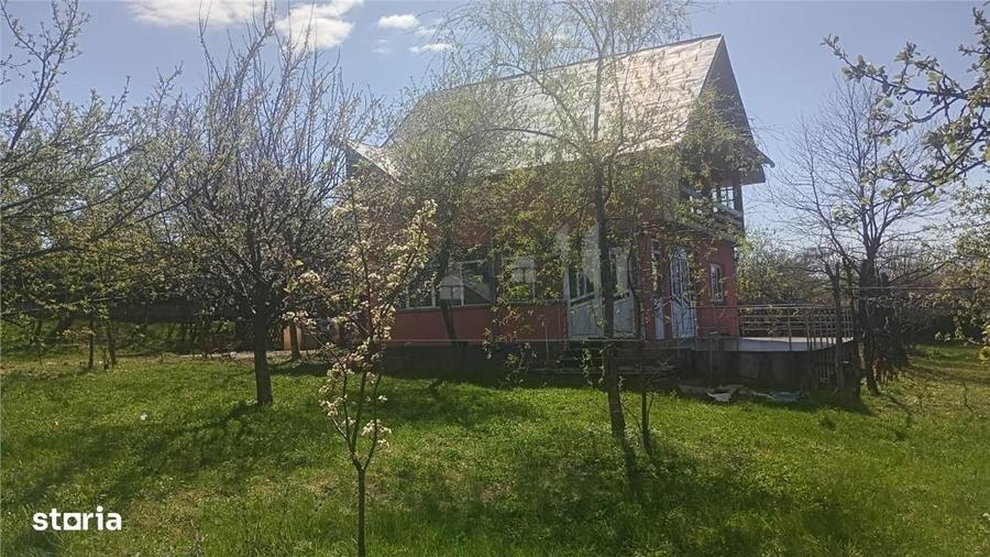 Casă cu 3 camere în Sticlăria