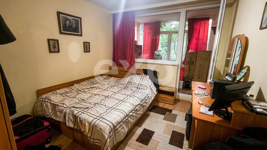 Apartament cu 3 camere semidecomandat în Negru Vodă
