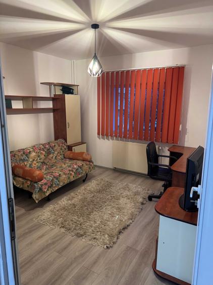 Apartament cu 3 camere decomandat în Drumul Carului
