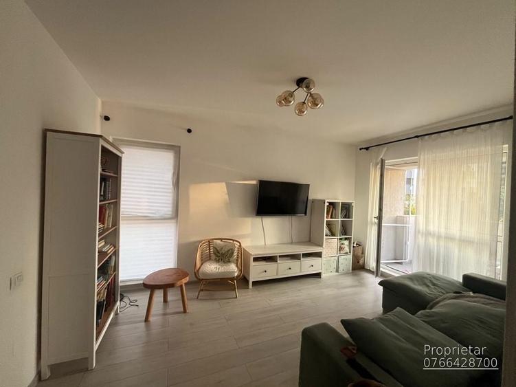 Apartament cu 3 camere semidecomandat în Titan
