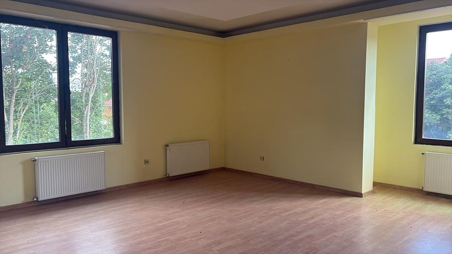 Casă individuală cu 9 camere cu Teren 2500 Mp în Pipera