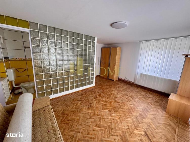 Casă cu 3 camere cu Teren 300 Mp în Central