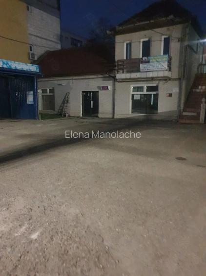 La 5 min de Spitalul Judetean ,teren 960mp , cu o Casa de locuit ?i dou Spa?iiComerciale intabulat