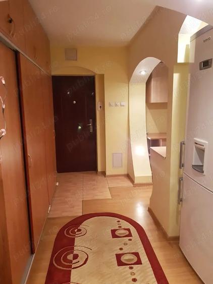 Apartament cu 2 camere decomandat în Casa Cărții