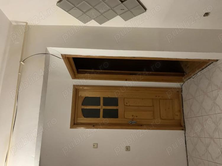 Apartament cu 3 camere decomandat în Sud