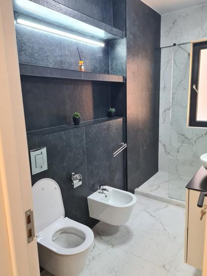 Apartament cu 2 camere decomandat în Parcul Carol