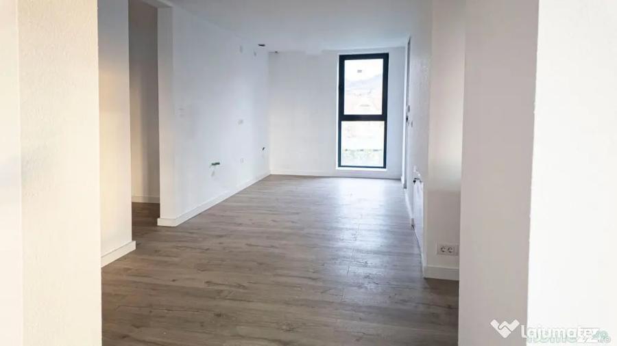 Apartament cu 4 camere decomandat în Vest