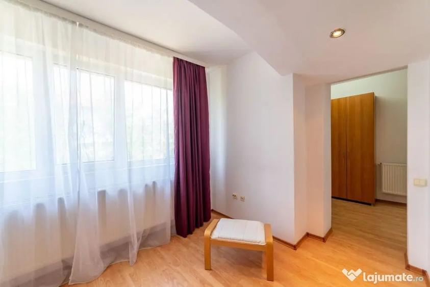 Casă cu 6 camere cu Teren 475 Mp în Găvana