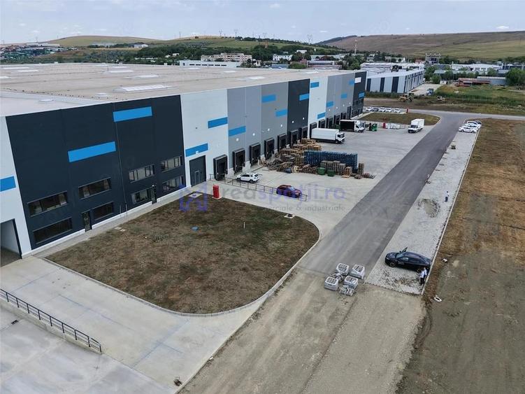 Spațiu comercial, de 2,742 mp, în Brătuleni