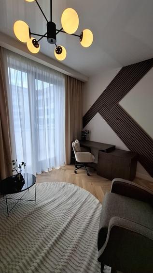 Apartament cu 4 camere decomandat în Pipera