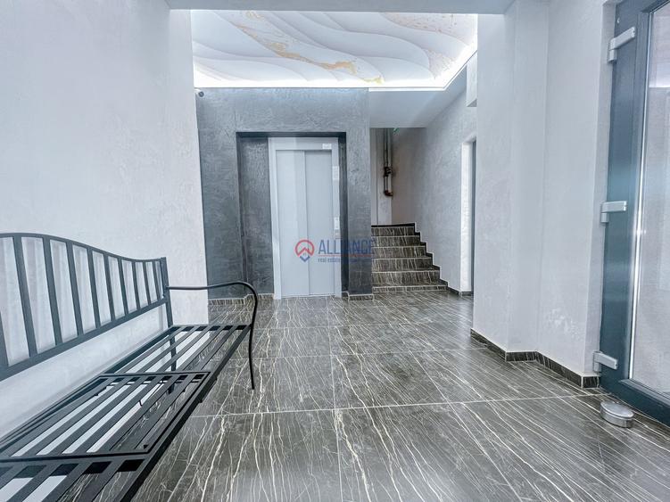 Apartament cu 3 camere decomandat în Palazu Mare