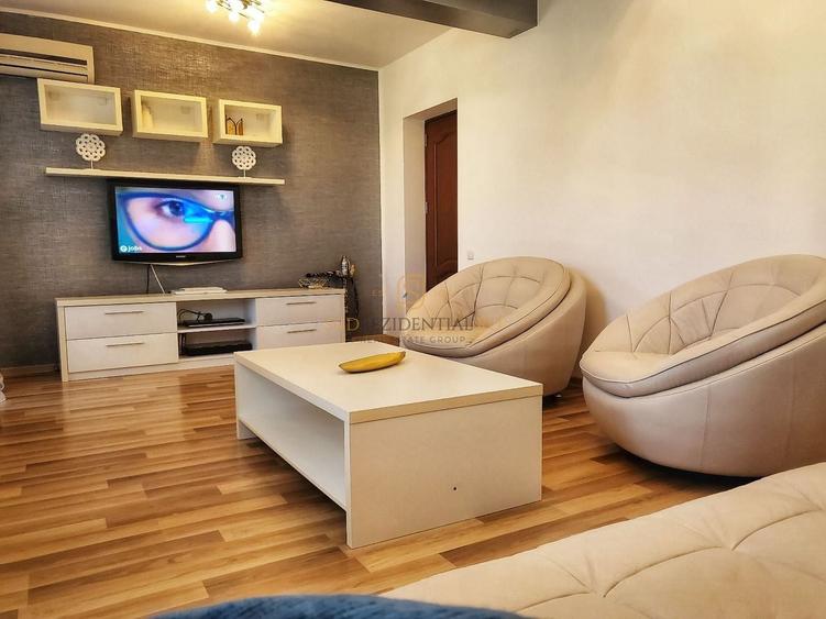 Apartament cu 3 camere decomandat, mobilat în Sud